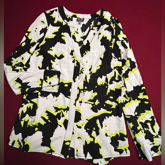 CUSP by Neiman Marcus Printed Blouse- NEW without tags, size S - Picture 3 of 4